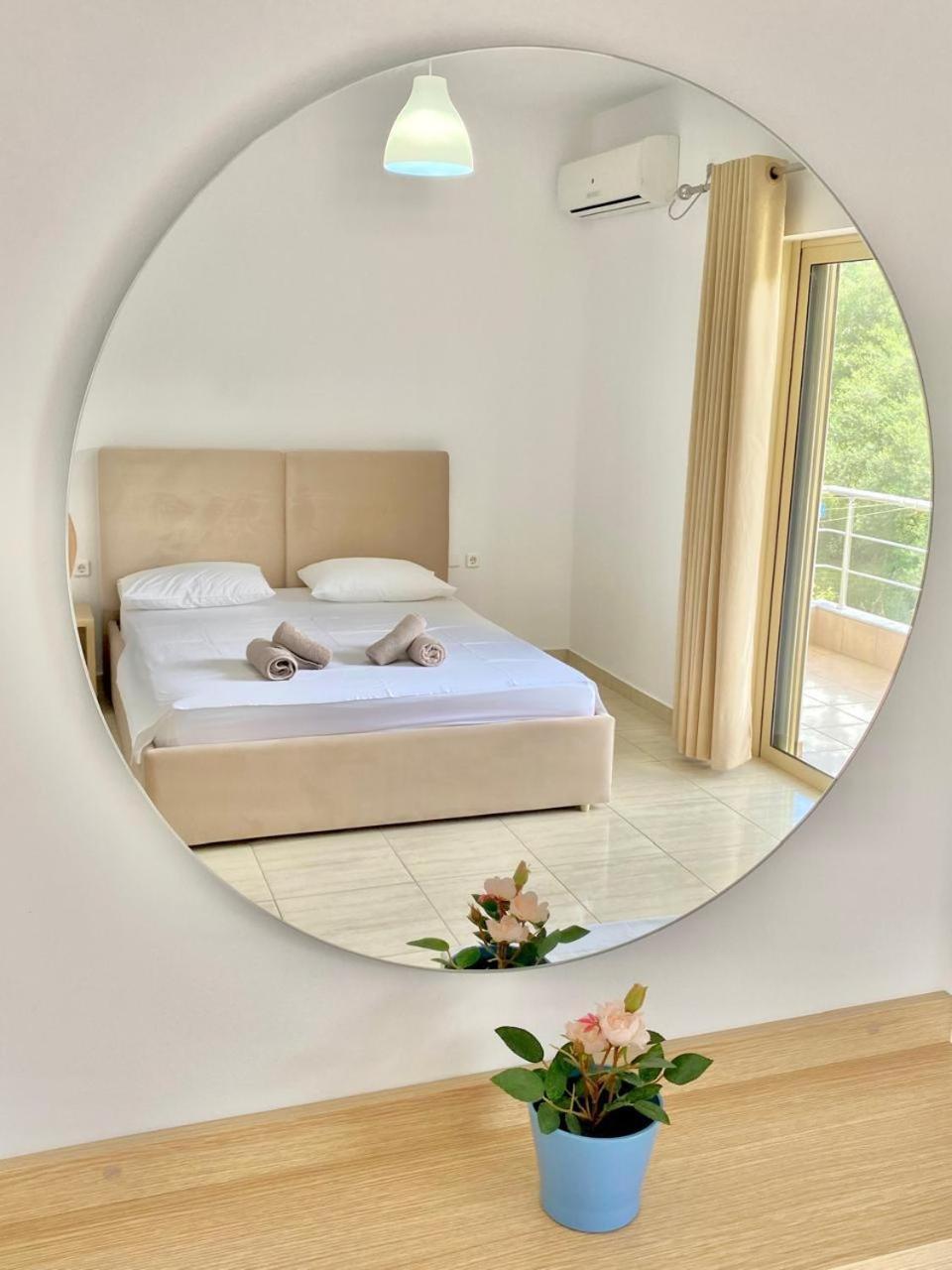 Foti Rooms Himare Exteriör bild