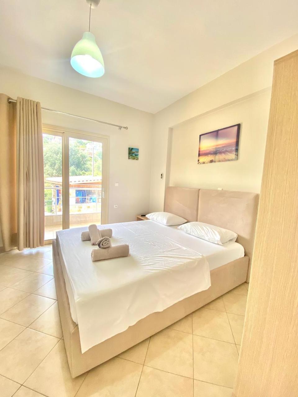 Foti Rooms Himare Exteriör bild