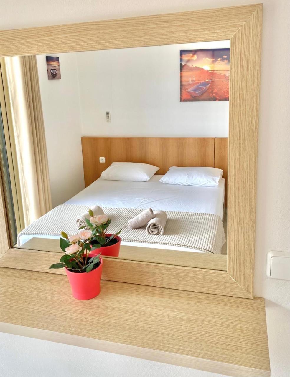 Foti Rooms Himare Exteriör bild