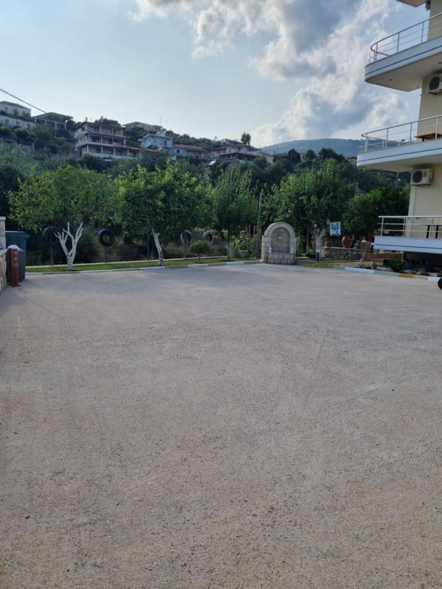Foti Rooms Himare Exteriör bild
